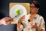 VIDEO | Restricția alimentară, dușmanul siluetei? Alina Costache, psiholog: „Poate fi unul dintre factorii declanșatori ai mâncatului compulsiv” / Cum se formează cercul vicios