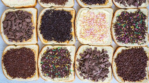 Hagelslag - sandwich-ul olandez dulce și crocant despre care locuitorii Tărilor de Jos spun că ajută la ridicarea moralului național/ Cea mai mare fabrică este construită în stil Willy Wonka