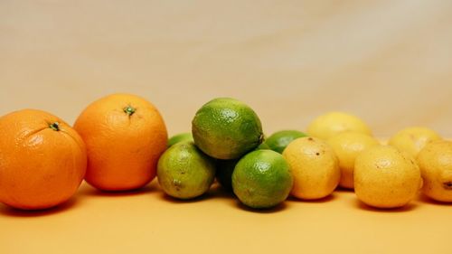 12 fructe cu conținut scăzut de zahăr pe care ar trebui să le mănânci, recomandate de dieteticieni / Bune pentru slăbit, acestea țin departe diabetul și bolile de inimă