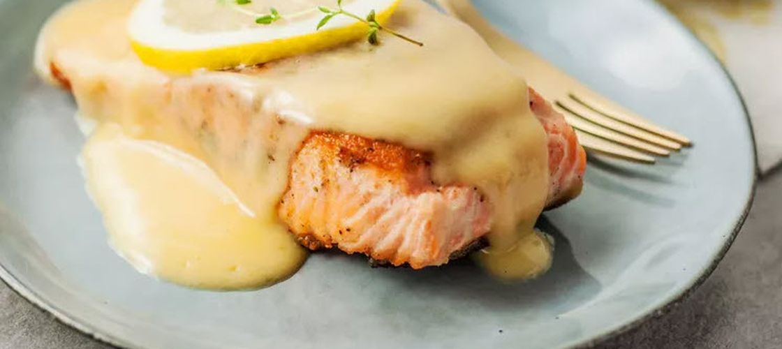 ABC în bucătărie. Cum se prepară sosul beurre blanc, perfect pentru a însoți un platou elegant de pește sau carne
