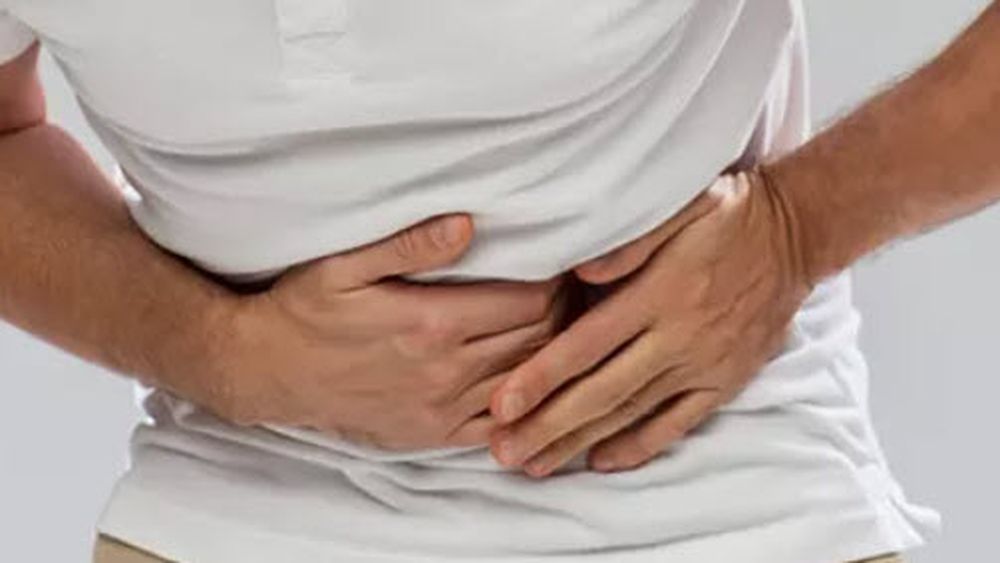 Dr. Răzvan Zaro: „Stilul de viaţă influenţează major sănătatea gastrointestinală”/ Alimentaţia nesănătoasă, factor de risc pentru apariţia cancerului gastric