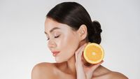 Vitamina care ajută pielea să producă mai mult colagen / Cercetătorii spun că efectele se văd din interior, nu din creme / Un studiu arată că alimentația poate stimula direct regenerarea celulară