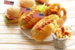 Hotdogul, simbol cultural al Americii și unul dintre cele mai consumate alimente ultraprocesate / Ce conține, de fapt, și ce spun nutriționiștii despre el