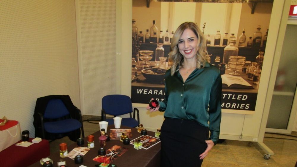 FOTO | Parfum românesc cu aromă de ciocolată, medaliat cu aur în Italia: „Parfumurile sunt foarte apreciate în Statele Unite, în Dubai, în aproape toate țările Europei, în Africa de Sud, în Brazilia și în alte părți ale lumii”