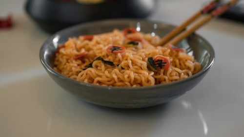 Restaurantele din Japonia susțin că nu taxează mai mult turiștii, ci doar taxează mai puțin localnicii