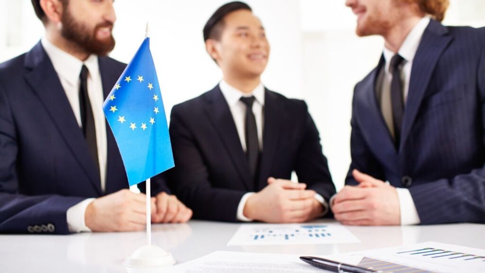 Comisia Europeană amână interzicerea „poluanților eterni” PFAS și evită un calendar clar pentru o viitoare propunere legislativă