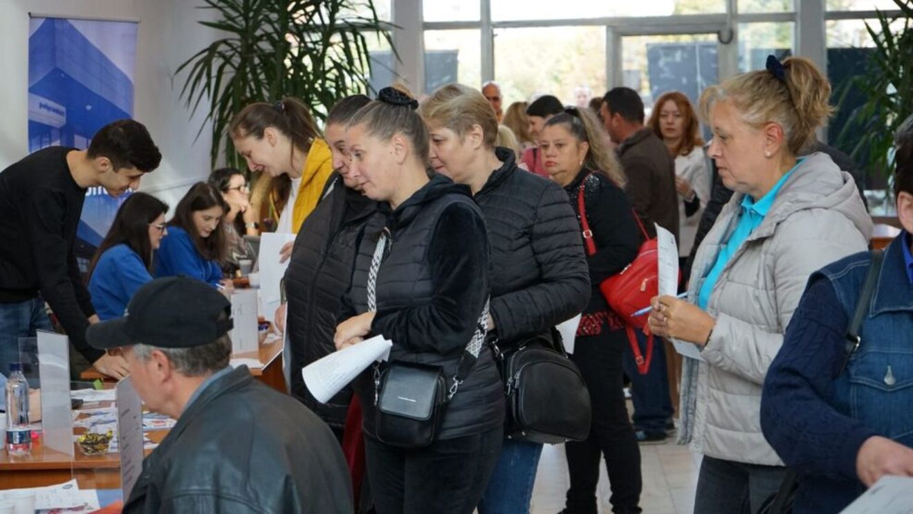 Se caută lucrători în domeniul Horeca/ Bursa Locurilor de Muncă pentru promoția 2024 organizată de ANOFM prin agențiile județene/ Absolvenții pot accesa și fonduri nerambursabile pentru deschiderea unei afaceri prin programul Start-Up Nation