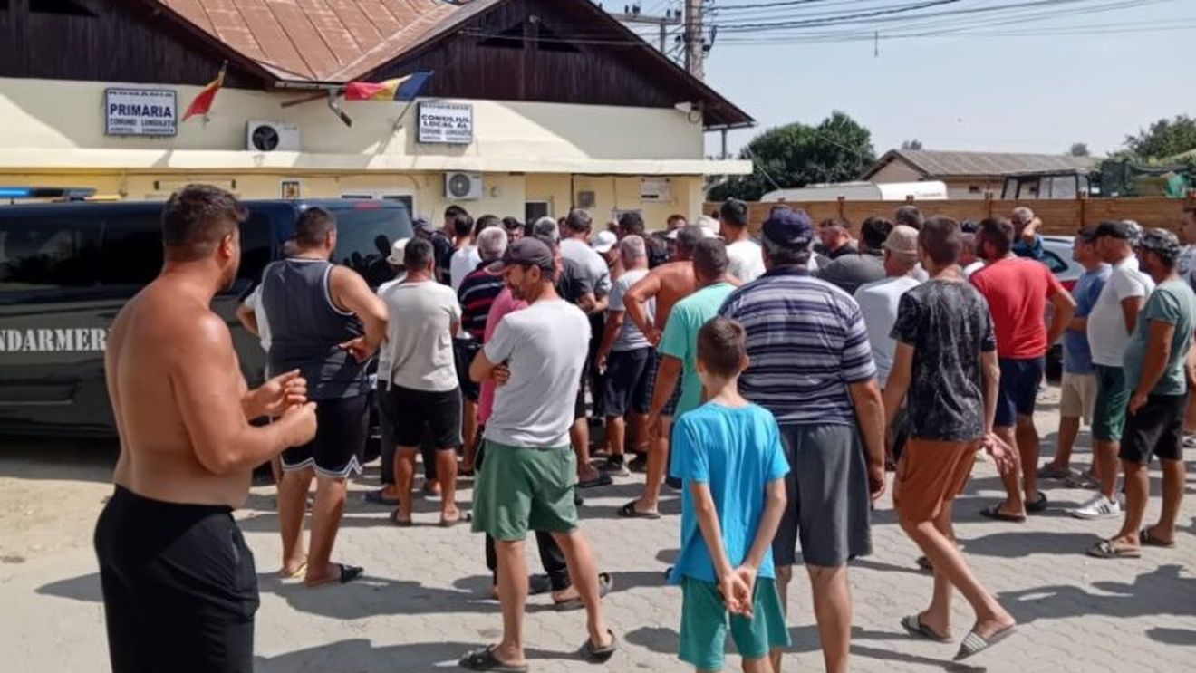 VIDEO | Fermierii de la Lungulețu, către ministrul Florin Barbu: „Scrieți, dom’le, că nu ne luați banii! Apa e de la Dumnezeu și nu trebuie plătită!”/ În acest timp, Administrația Apele Române anunță, printr-un comunicat, că a deblocat situația