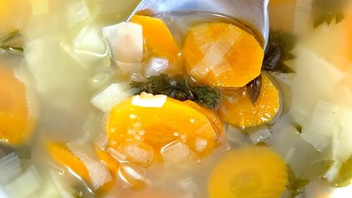 Alimente care sunt ușor de digerat/Specialiștii au identificat patru grupe de alimente recomandate după o indigestie sau un deranj stomacal