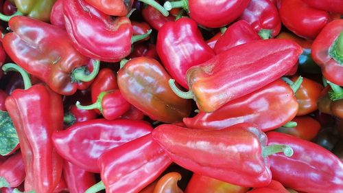 Raportarea stocurilor de alimente: semnătură electronică obligatorie, inclusiv pentru PFA; operatorii economici care nu raportează stocurile de alimente, sancționați cu amenzi de la 5.000 la 20.000 de lei