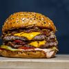 Cei mai buni burgeri din lume în 2026 / De la wagyu japonez la brisket afumat nouă ore