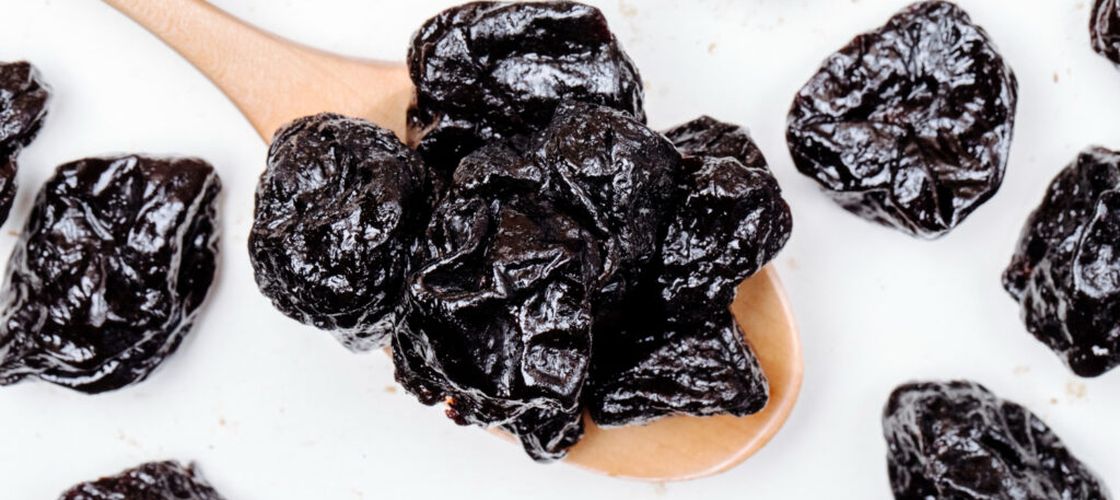 Care este cel mai bun moment din zi în care să consumi prune. Răspunsul nutriționiștilor / Cum pot fi incluse în alimentație