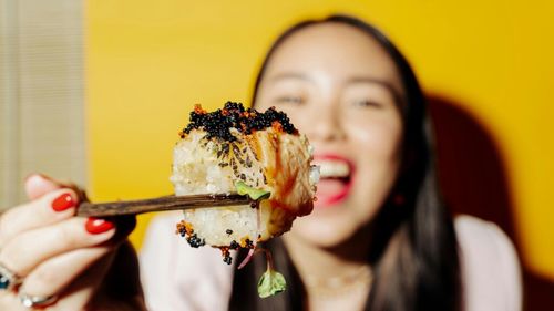 Încearcă Hara Hachi Bu, un obicei alimentar japonez care promovează pierderea în greutate și longevitatea/În plus, ți-ai putea îmbunătăți digestia, iar balonarea va deveni o amintire, dacă vei mânca precum locuitorii din Okinawa, doar 80% din ceea ce au în farfurie