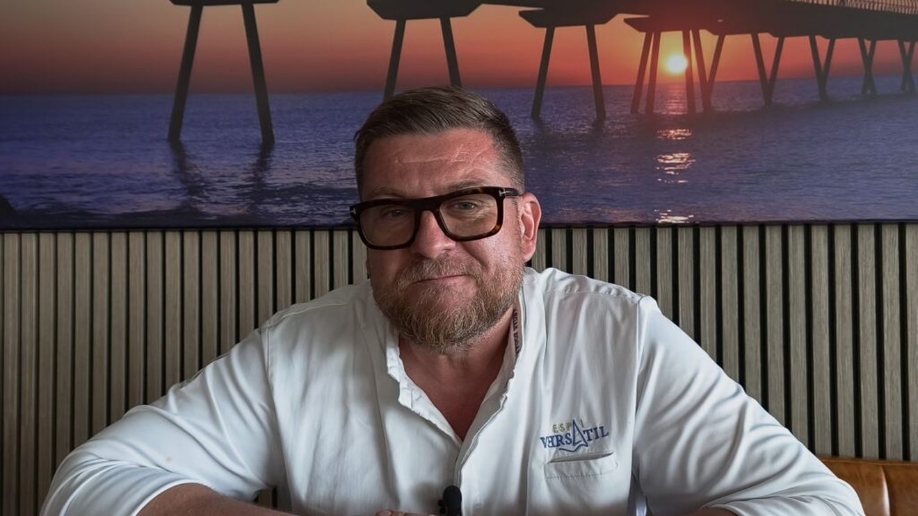 FOTO VIDEO | De la Sarmale la Tapas - Episodul 2 | „Bucătăria m-a ales pe mine, încă de când aveam 8 ani”/ Dragoș Badea, chef bucătar în Catalonia, personalizează cu o notă românească toate preparatele locale: „În tot ce fac, transmit ceva ce am luat de la mama, de la bunica, de la toți mentorii mei în bucătărie”