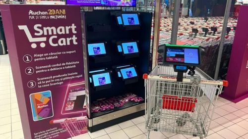 Cărucioare inteligente într-un hipermarket din București / Clienții pot scana lista scrisă de mână și pot urmări totalul cumpărăturilor