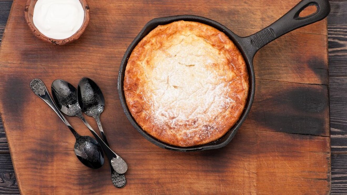 Ceva dulce. O rețetă de tartă simplă în tigaie. E nevoie de un dram de atenție în plus, și poți reduci puțin factura de gaz sau curent