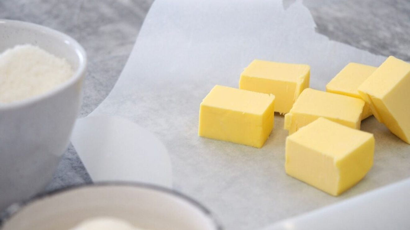 Consumul de unt, asociat cu un risc crescut de mortalitate din cauza cancerului. Uleiurile pe bază de plante ar putea oferi protecție, arată un studiu realizat la Harvard
