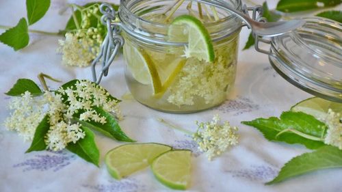 Cea mai bună socată pe care ai gustat-o vreodată / Conține flori de soc, portocală și un ingredient secret pentru un gust proaspăt și răcoritor