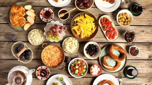 Pe 22 ianuarie, agenția europeană REA va publica un apel de propuneri pentru campania „Buy European food”. UE alocă în 2026 suma record de 205 milioane de euro pentru promovarea produselor agroalimentare în interiorul și în afara UE