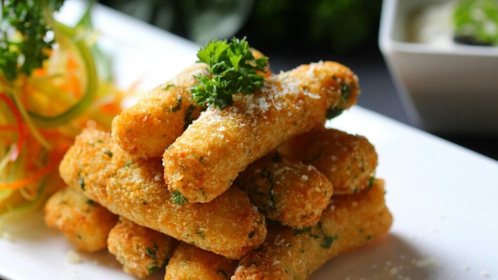 Batoanele de pește, o masă rapidă, cu proteine și nutrienți esențiali/Ce riscuri pot exista, pentru sănătate, când mănânci batoane de pește, și cum să le păstrezi în mod corect