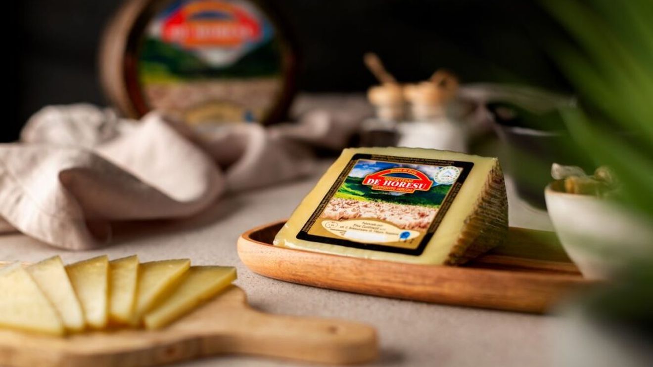 Cine sunt producătorii români care au câștigat medalii la World Cheese Awards 2025. Andreea Popa, primul jurat român prezent la această competiție
