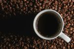 Cafeaua și longevitatea: nu cofeina ar fi cheia / Ce au descoperit cercetătorii despre compușii care protejează celulele