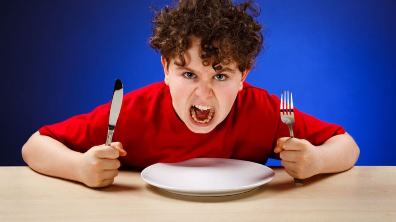 Starea de „hangry”. De ce devenim nervoși și irascibili când ne e foame și cum putem gestiona aceste stări? Un studiu american scoate în evidență legătura dintre corp, minte și obiceiuri