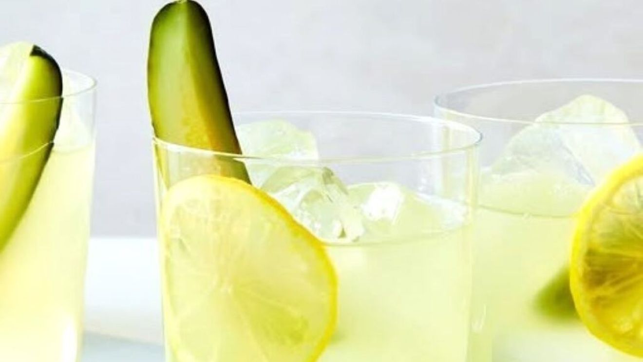 Limonada cu castraveți murați creată în joacă de un lanț de fast food și promovată de ziarul New York Times / „E acid plus sare, plus dulce, iar elementul fermentat adaugă și umami”