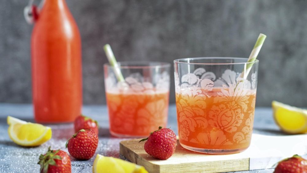 Limonadă cu căpșuni, perfectă pentru zilele cu temperaturi ridicate/ Ajută întreaga familie să se hidrateze/ O poți transforma și într-o „granita”