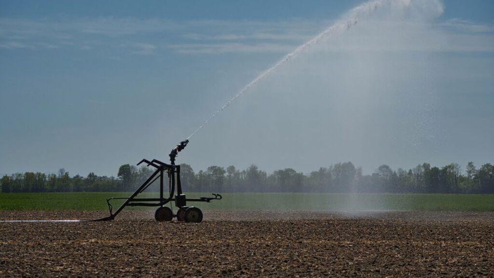 Parchetul European efectuează percheziții în Galați în cadrul unei anchete  privind sistemele de irigații / Procurorii suspectează o fraudă de 1,7 milioane de euro: Șase terenuri în valoare de 500 de mii de euro confiscate, conturi înghețate