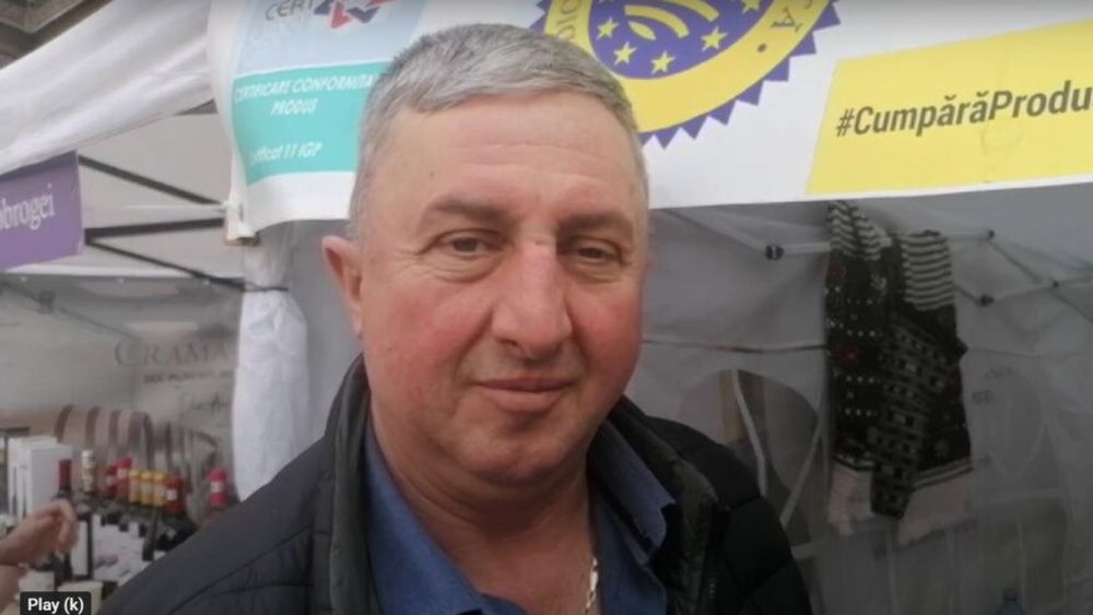 VIDEO Crescătorii de oi din România adoptă noile tehnologii: Telemeaua de Sibiu, plătită cu cardul, la târgul din curtea Ministerului Agriculturii