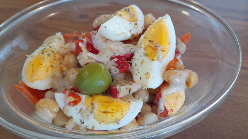 Rețetele Juanitei: Salată de năut și alte minunății. Preparatul superproteic cu gust mediteranean