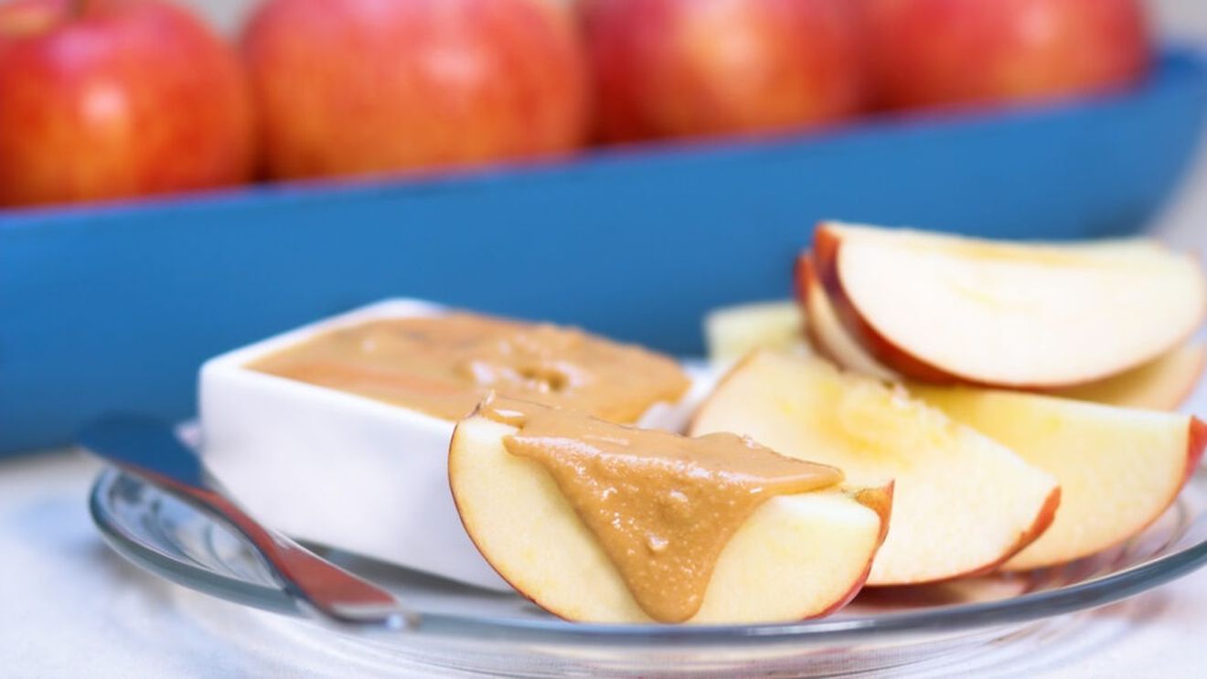 Gustări sănătoase pentru persoanele cu diabet: 17 de opțiuni recomandate de nutriționiști / Sunt hrănitoare și au indice glicemic scăzut