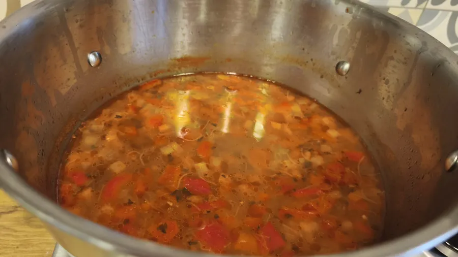 video-foto-ciorba-de-curcan-cu-legume-fidea-si-bors