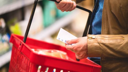 Inflația a urcat la 10,85% în luna mai. Alimentele s-au scumpit cu aproape 7% într-un an, arată datele INS