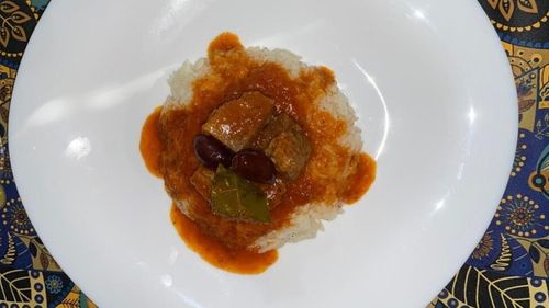 Rețetele bunicii: Limbă de vițel cu măsline