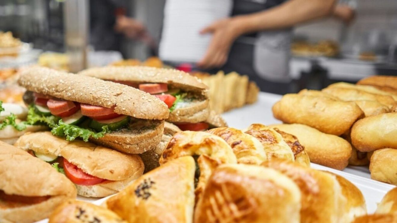 Legumele, fructele și produsele de panificație rămân în topul preferințelor alimentare ale românilor. Mai mult de jumătate ar fi dispuși să renunțe la zahăr, însă doar circa un sfert, la carne