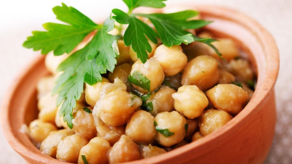 15 alimente de bază pe care să le ai mereu la îndemână / Acestea fac ca alimentația sănătoasă să pară ușoară, toată săptămâna / Cum îți umpli cămara pentru mese echilibrate fără efort