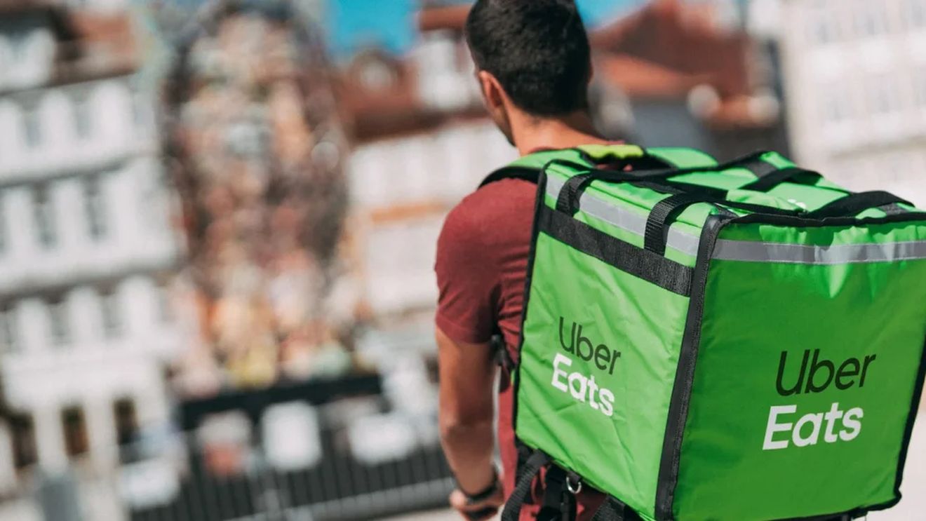 Uber Eats revine în România, conform Financial Times