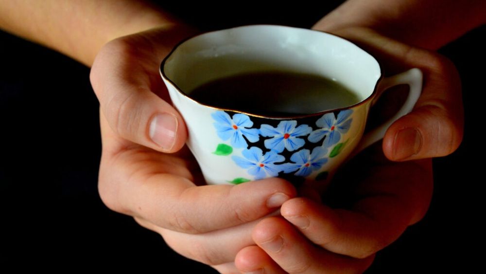 Sondaj: O cincime dintre adulţii britanici consideră că ceaiul este originar din Regatul Unit