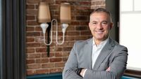 VIDEO | Daniel Mischie, CEO City Grill: „Bucureștiul nu are nevoie să copieze Viena. Farmecul lui stă în diversitate, în cafenele și în scena gastronomică” / „Oamenii vor să meargă într-un loc unde este viață, unde oamenii socializează, unde se pot bucura de experiență”
