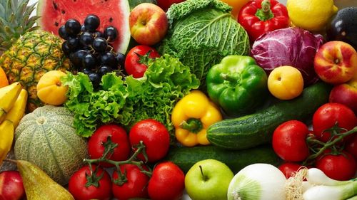 În ce măsură mai putem vorbi de alimente locale și de sezon în contextul crizei climatice? „Discuția despre proveniență riscă să ne ducă spre un naționalism alimentar fără sens”