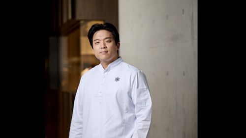 New York Times: Cine este singurul chef din Seul care deține 3 stele Michelin / „Nu-mi place să pun lucruri inutile pe farfurie doar pentru aspect” / „O masă coreeană fără orez este ca un hamburger fără chiflă”