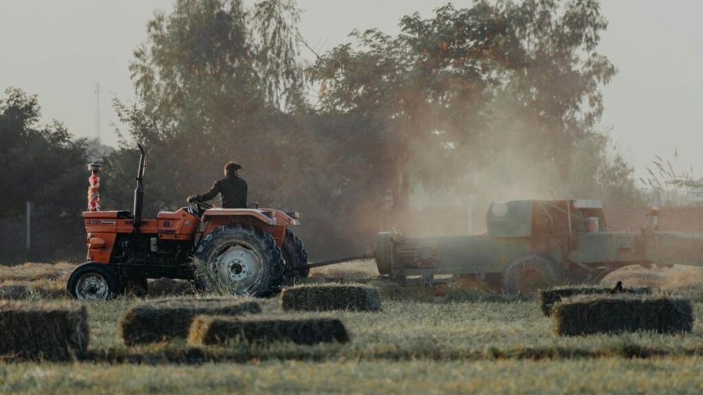 Ministrul Mediului oferă mai multe detalii despre programul Rabla la tractoare: Fermierii vor beneficia de un sprijin nerambursabil de până la 20.000 euro pentru un vehicul / Valoarea tractorului nu trebuie să depăşească 55.000 euro