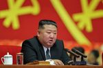 Kim Jong Un, probleme cu greutatea / Serviciile sud-coreene îl consideră „extrem de obez” și avertizează asupra riscului cardiovascular