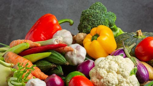 Care legume sunt mai bune gătite și care crude și de ce. Cum le putem consuma împreună la aceeași masă