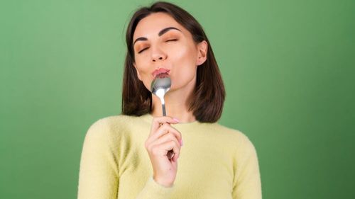 De ce creierul percepe senzația de amar și de acru ca neplăcute? Cum percepe limba cele 4+1 gusturi. Există zone mai receptive la fiecare dintre ele?