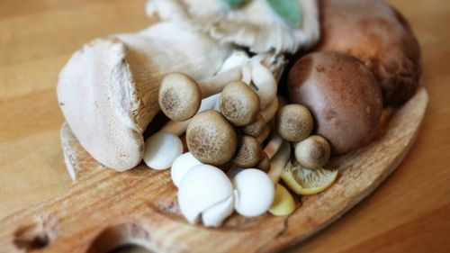 VIDEO | ABC în bucătărie | Cum se spală corect ciupercile/ Folosim sau nu apă pentru a curăța aceste produse de sezon