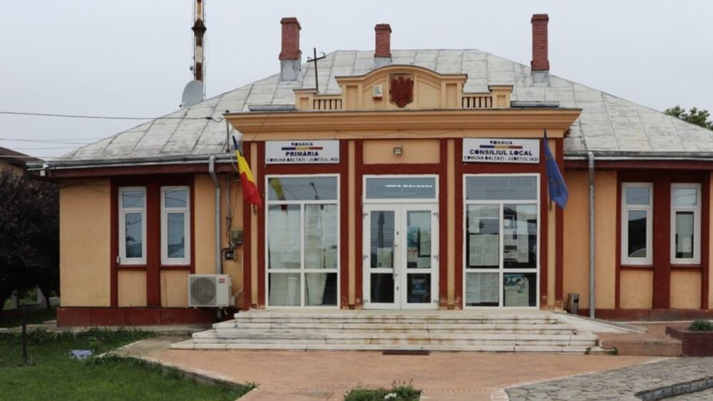 VIDEO | Primăria unei comune din Iași, în pericol să fie scoasă la licitație pentru a acoperi un prejudiciu / Instanța a dat câștig de cauză unei firme care nu a primit certificatul de urbanism la timp și a pierdut finanțarea de 1,2 milioane de euro