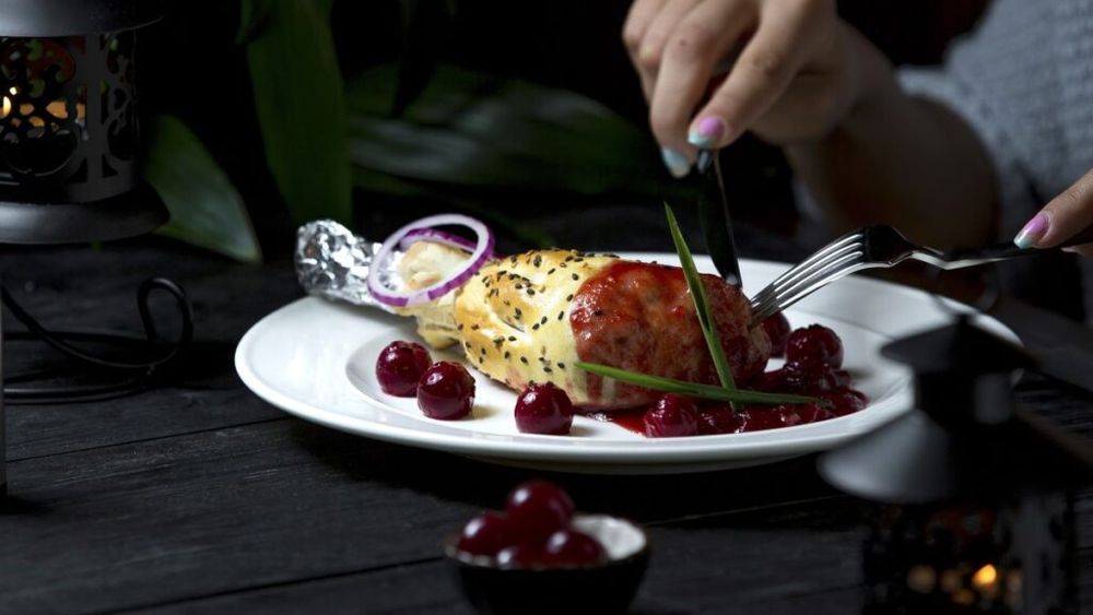 Patronatele din HoReCa susțin că supraimpozitarea în domeniu ar aduce falimente